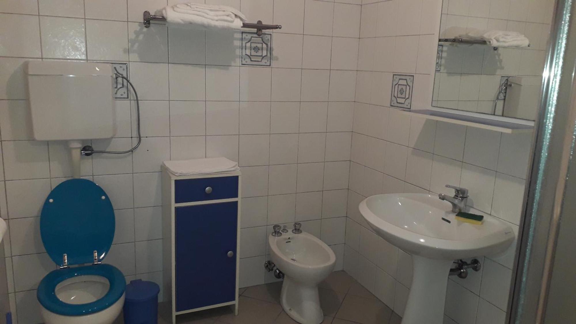 Casa Vacanze Iris, Appartamento Turistico رافيننا المظهر الخارجي الصورة