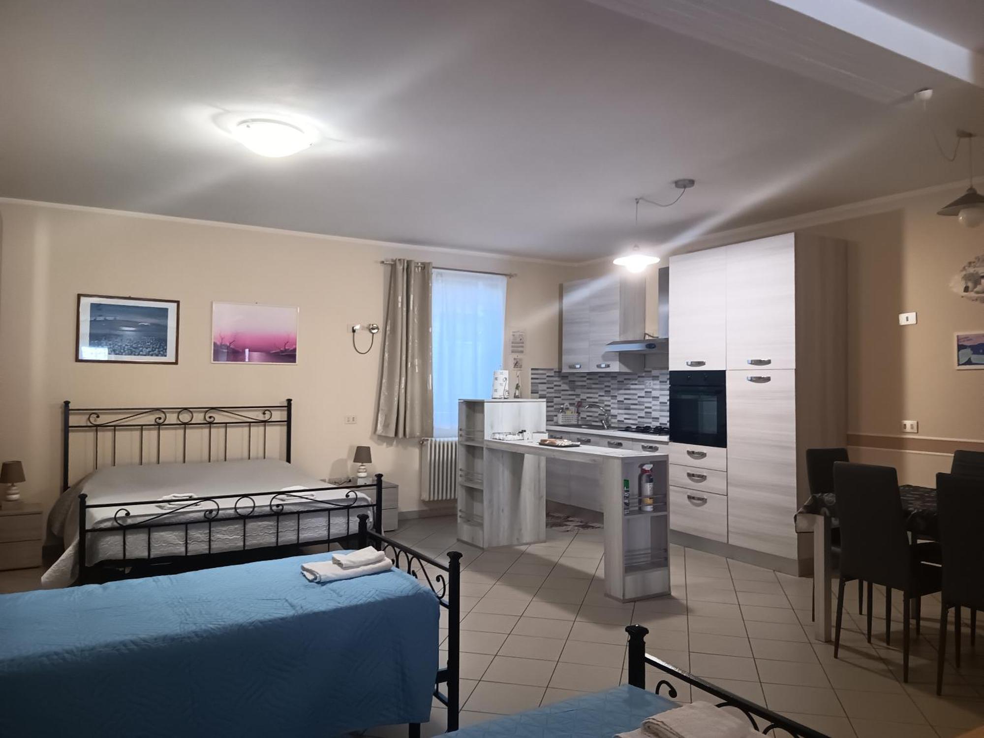 Casa Vacanze Iris, Appartamento Turistico رافيننا المظهر الخارجي الصورة